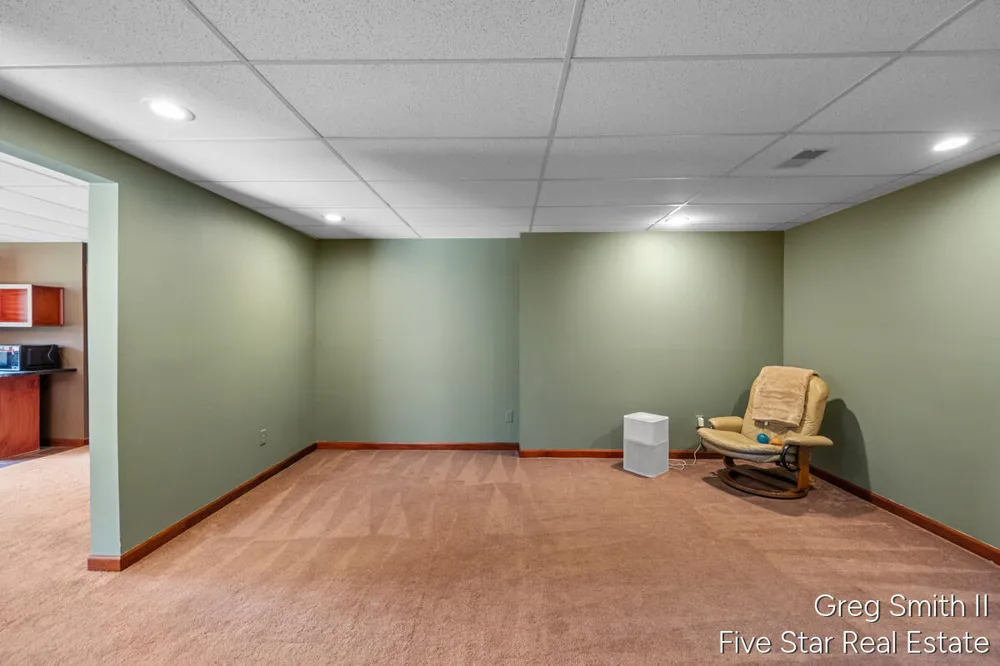 884 Stoney Hill Court Wayland, MI 49348