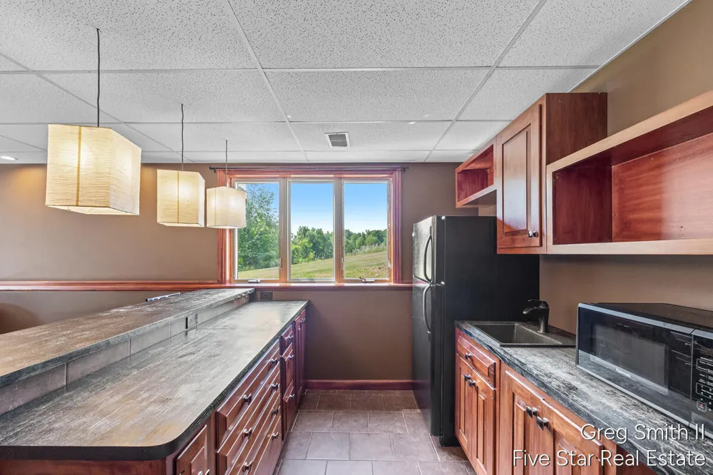884 Stoney Hill Court Wayland, MI 49348