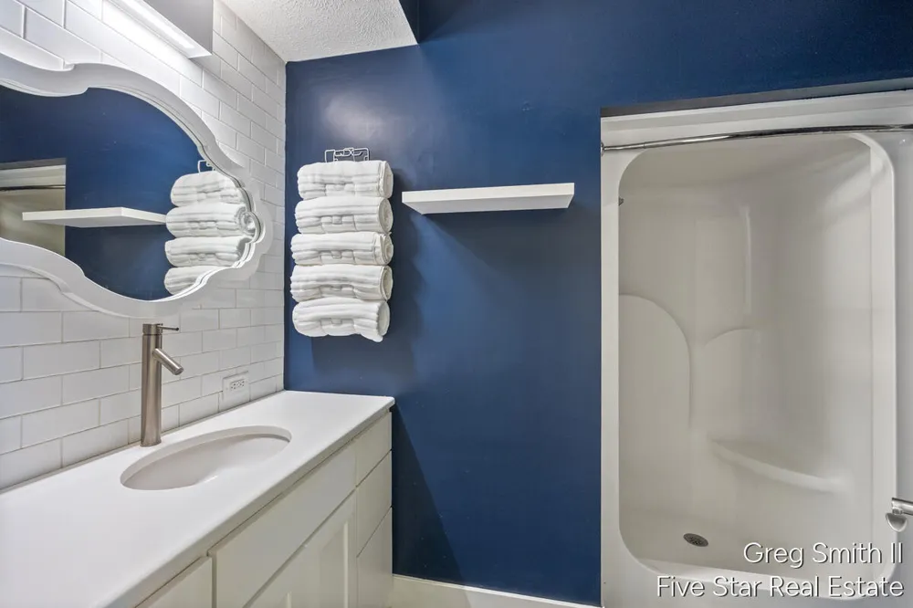 884 Stoney Hill Court Wayland, MI 49348