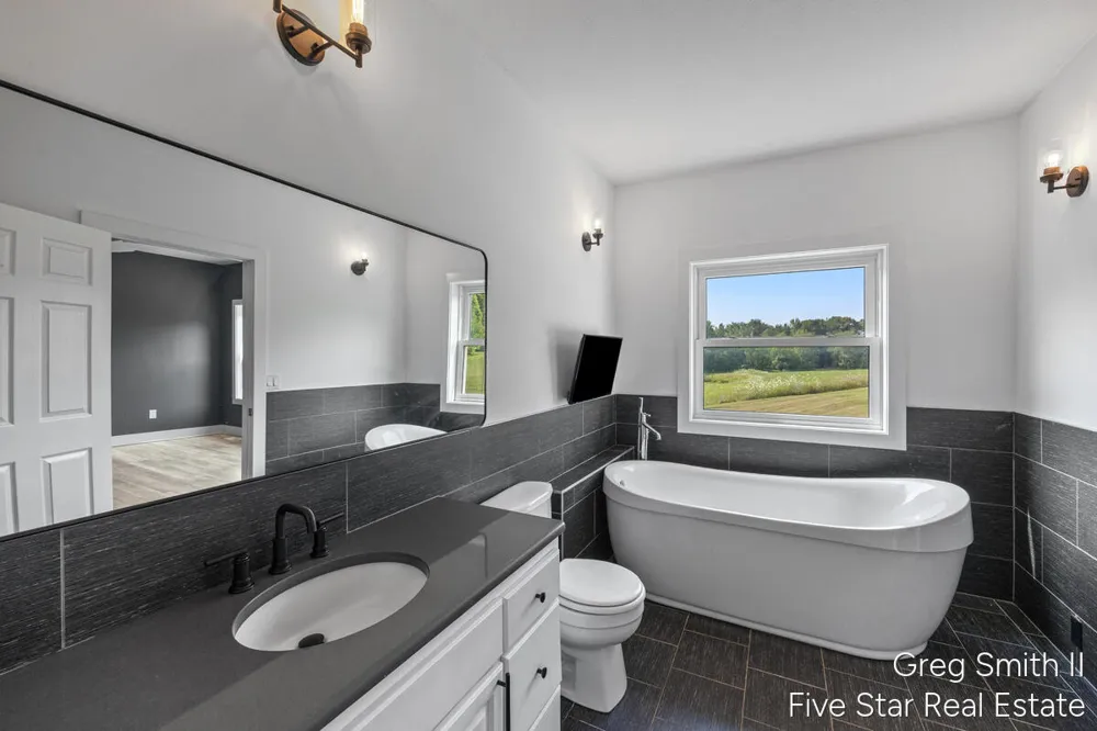 884 Stoney Hill Court Wayland, MI 49348