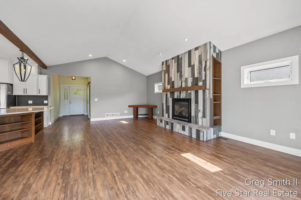 884 Stoney Hill Court Wayland, MI 49348