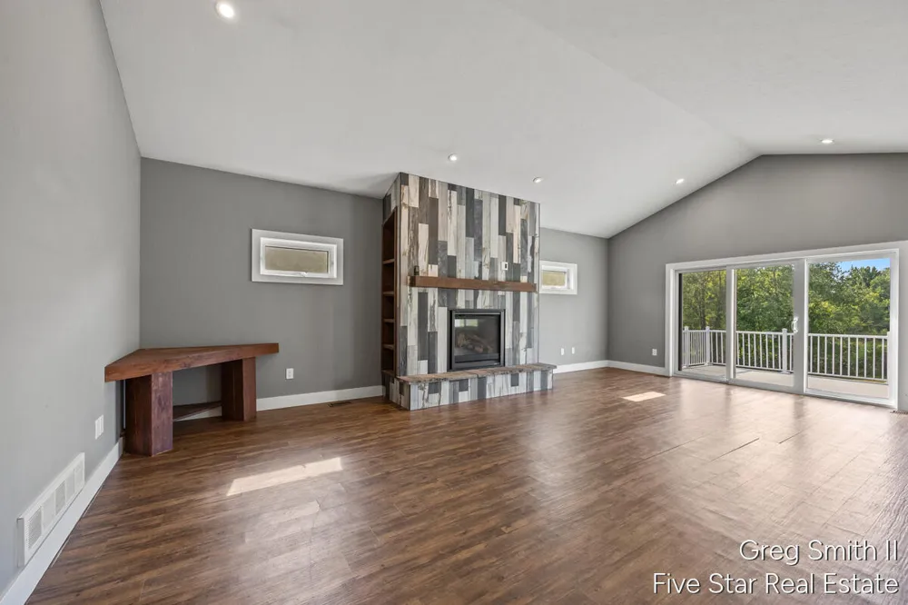 884 Stoney Hill Court Wayland, MI 49348