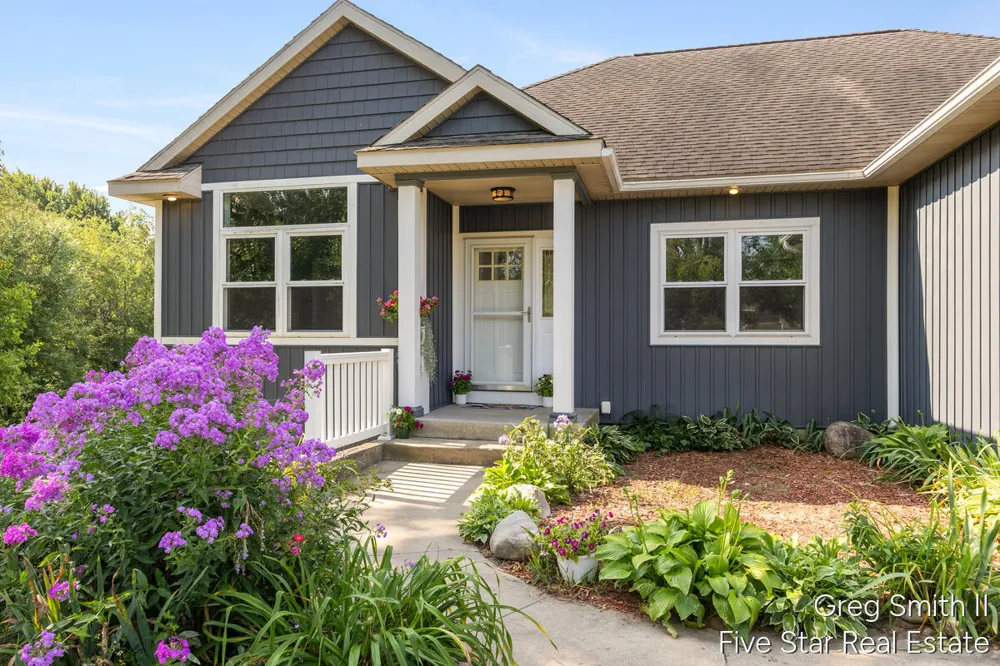 884 Stoney Hill Court Wayland, MI 49348