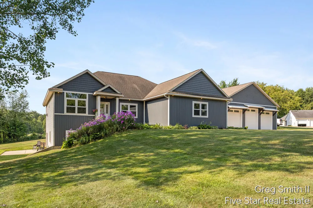 884 Stoney Hill Court Wayland, MI 49348