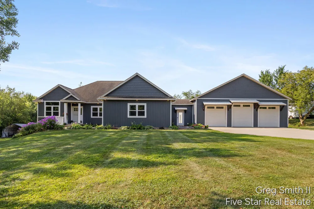 884 Stoney Hill Court Wayland, MI 49348