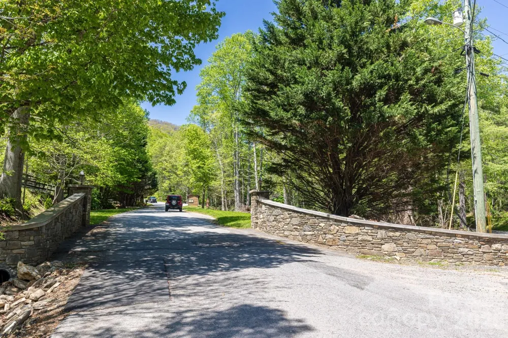9999 Fairview Forest Drive Fairview, NC 28730