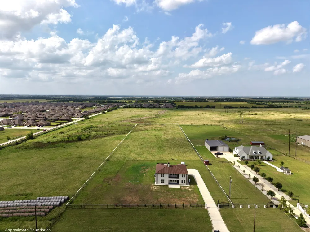 4450 E Masch Branch Road Krum, TX 76249