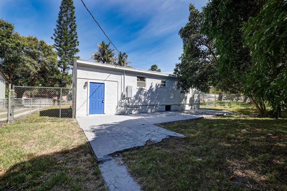 305 13th Street Fort Pierce, FL 34950