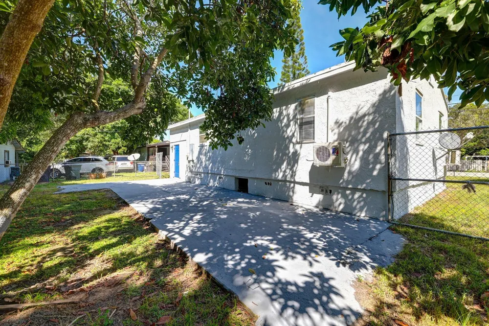 305 13th Street Fort Pierce, FL 34950
