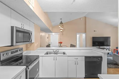 3874 Lyons Road #305-6