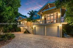 104 Coastal Dr Key Largo, FL 33037
