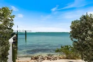 104 Coastal Dr Key Largo, FL 33037