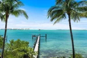 104 Coastal Dr Key Largo, FL 33037