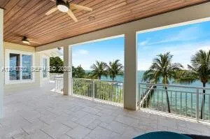 104 Coastal Dr Key Largo, FL 33037