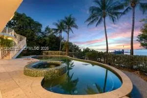 104 Coastal Dr Key Largo, FL 33037