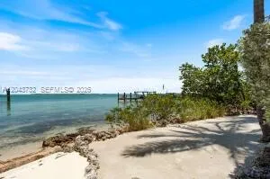104 Coastal Dr Key Largo, FL 33037