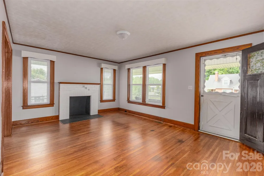 46 Gilkey Street Marion, NC 28752