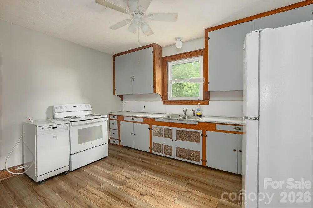 46 Gilkey Street Marion, NC 28752