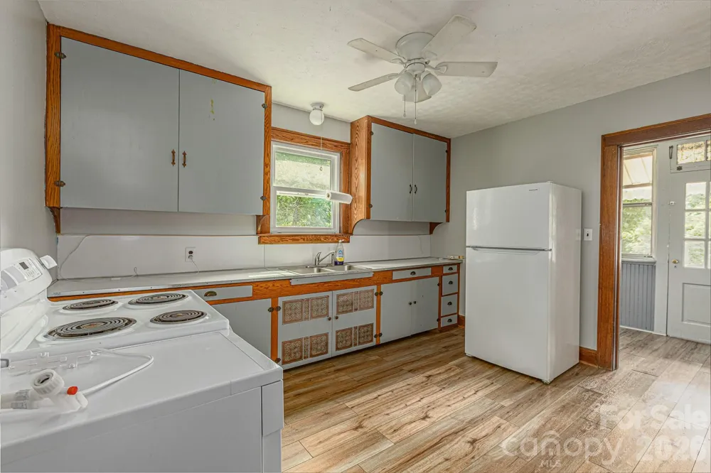 46 Gilkey Street Marion, NC 28752