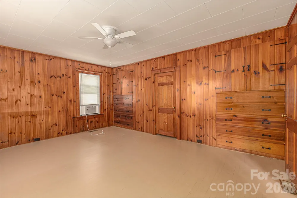 46 Gilkey Street Marion, NC 28752