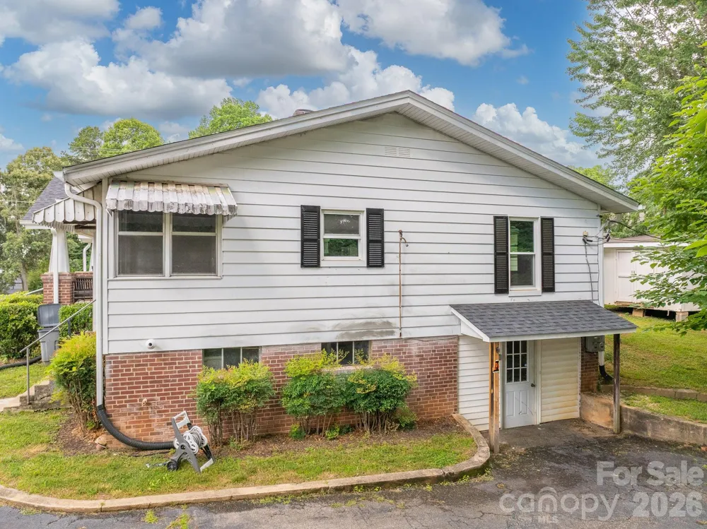 46 Gilkey Street Marion, NC 28752