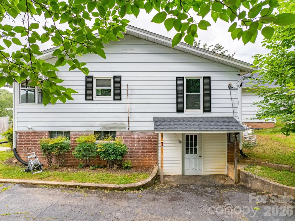 46 Gilkey Street Marion, NC 28752