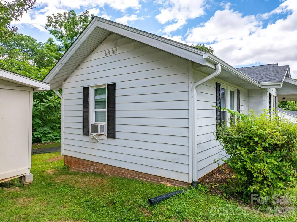 46 Gilkey Street Marion, NC 28752