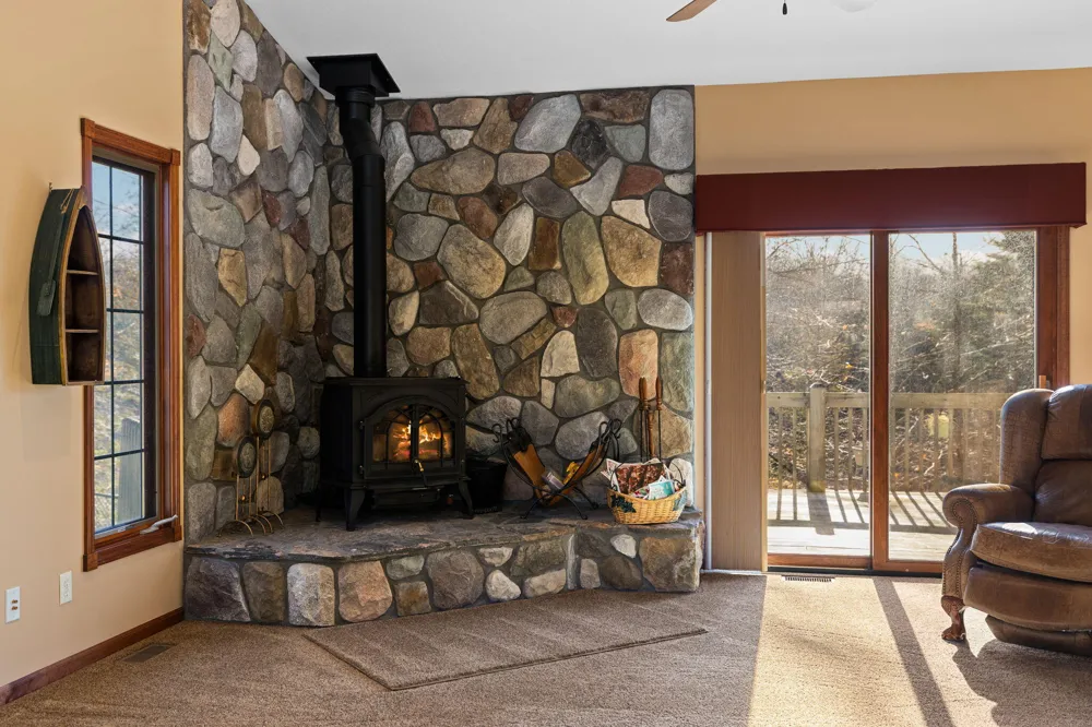 15445 Holly Drive Thompsonville, MI 49683