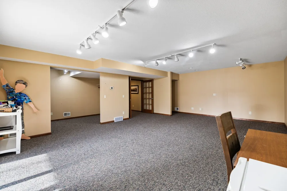 15445 Holly Drive Thompsonville, MI 49683