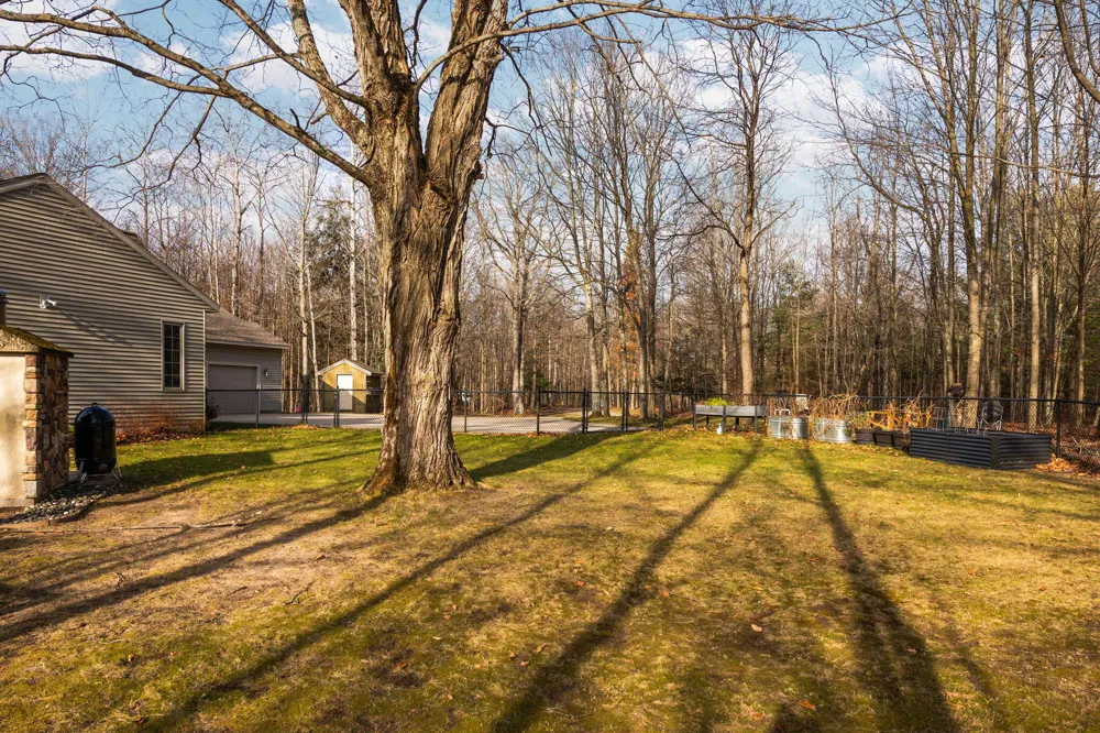 15445 Holly Drive Thompsonville, MI 49683