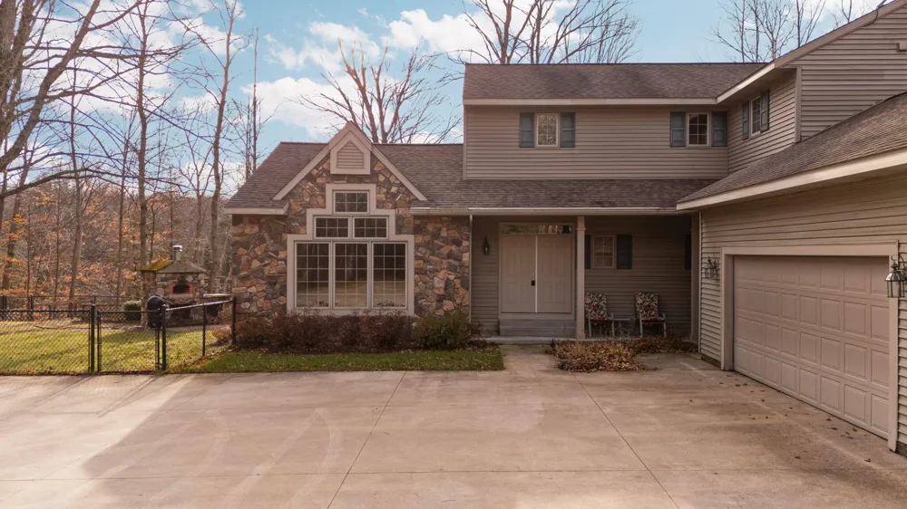 15445 Holly Drive Thompsonville, MI 49683
