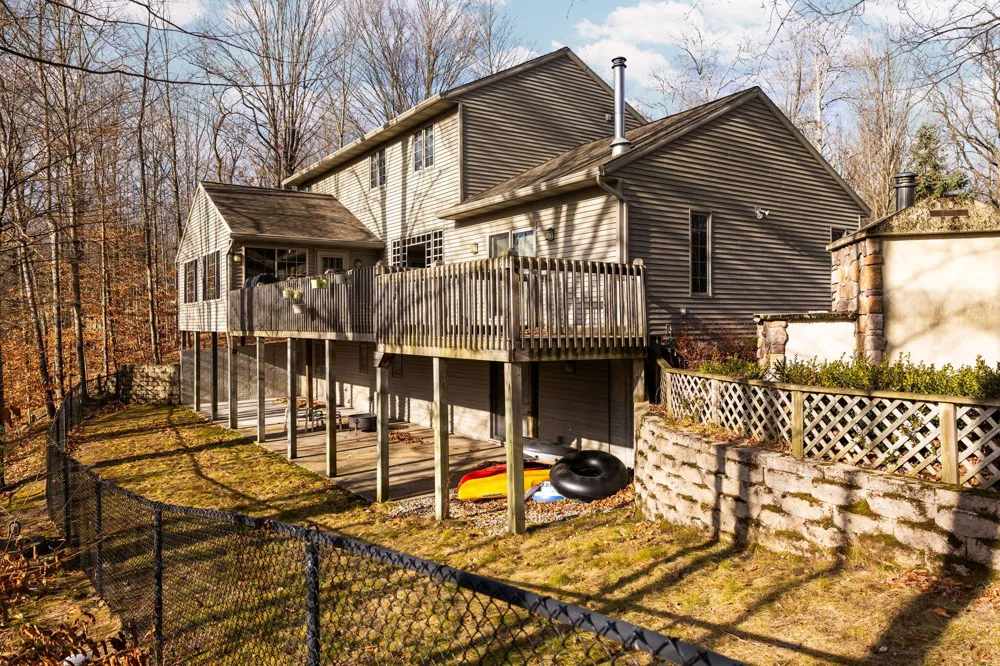 15445 Holly Drive Thompsonville, MI 49683