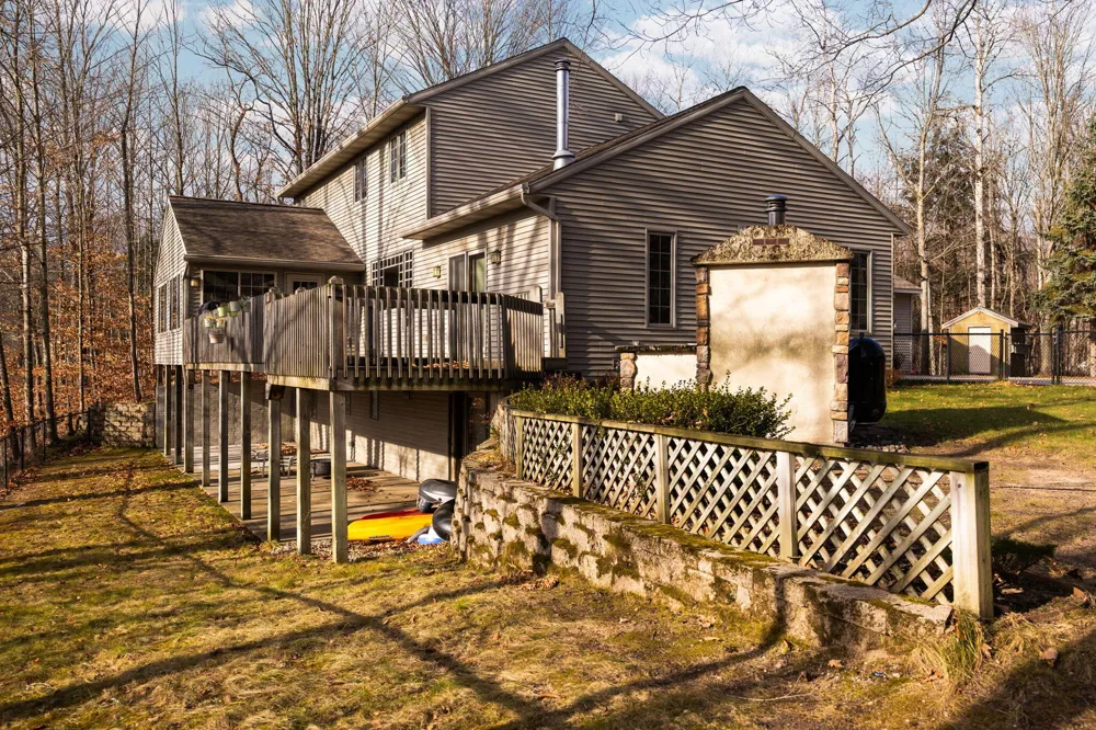 15445 Holly Drive Thompsonville, MI 49683