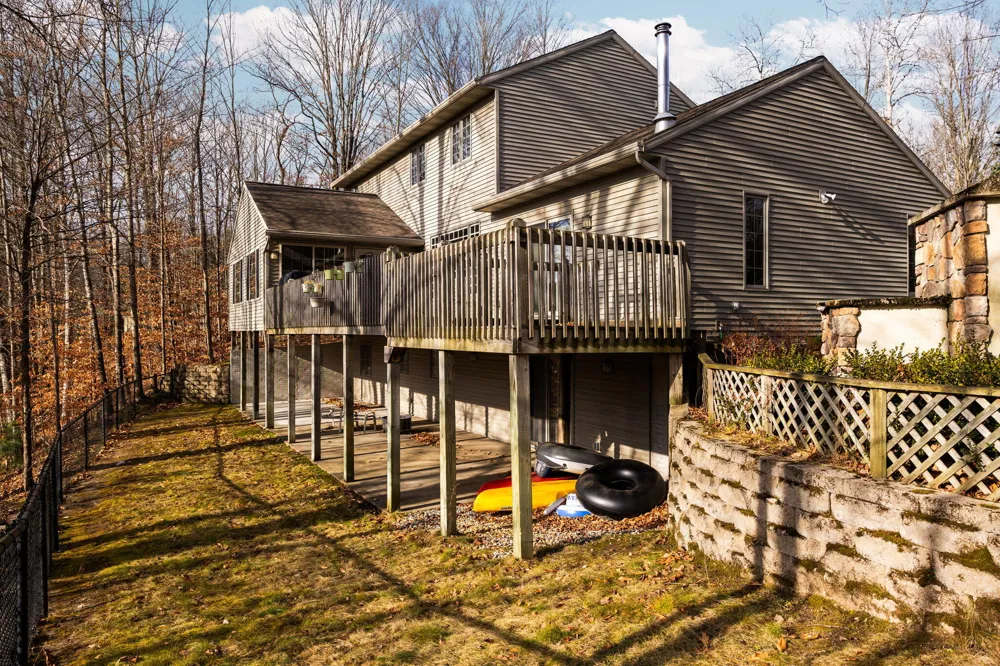 15445 Holly Drive Thompsonville, MI 49683