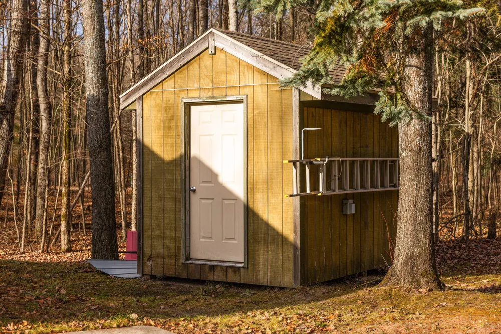 15445 Holly Drive Thompsonville, MI 49683