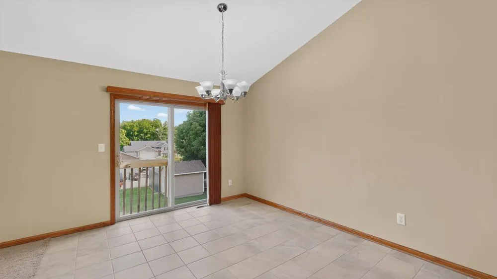 634 8th Street SW Pine Island, MN 55963
