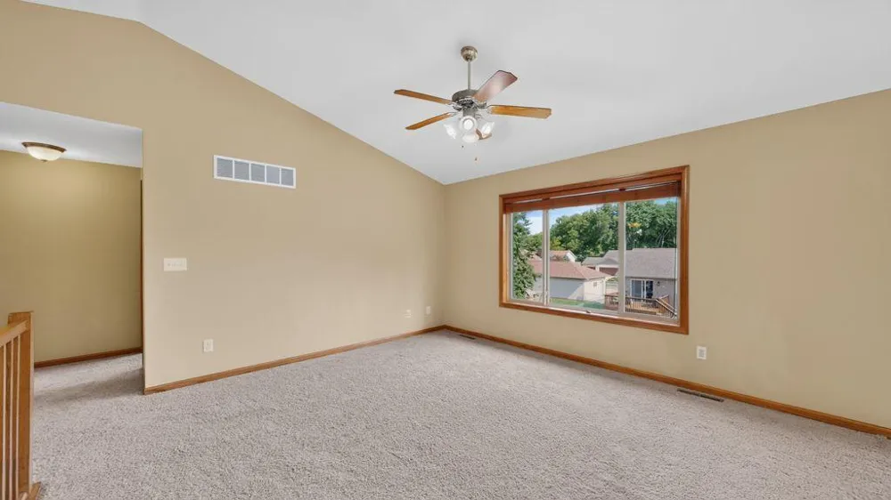 634 8th Street SW Pine Island, MN 55963