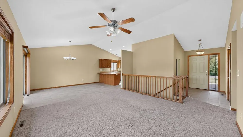 634 8th Street SW Pine Island, MN 55963