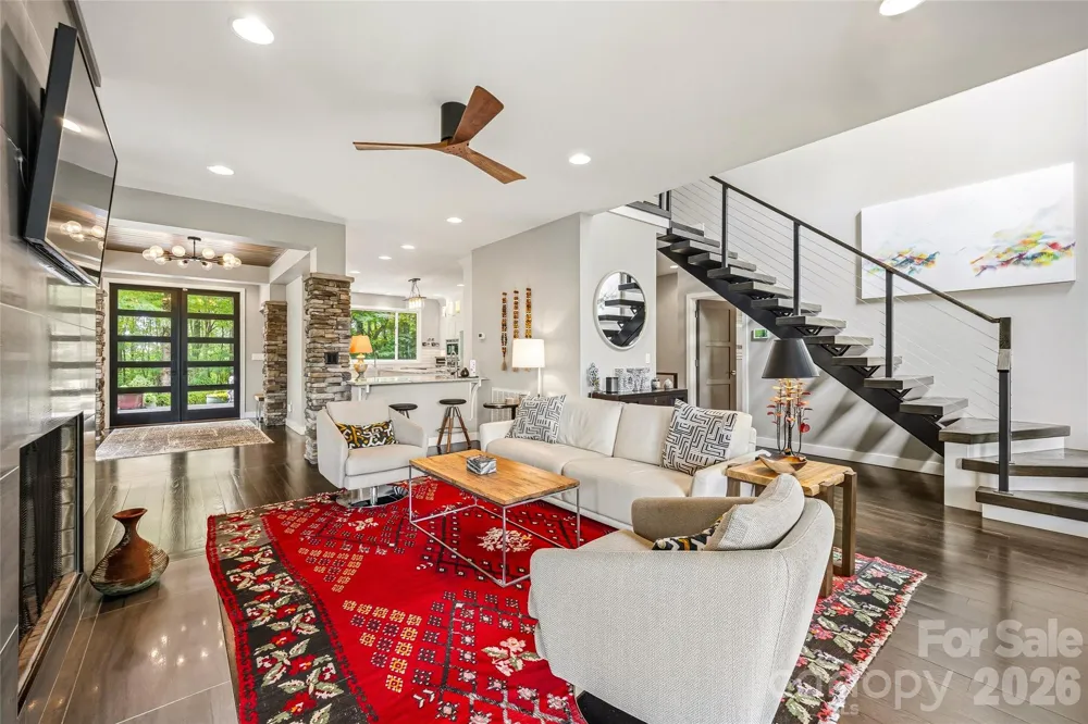 233 Tanglewood Lane Saluda, NC 28773