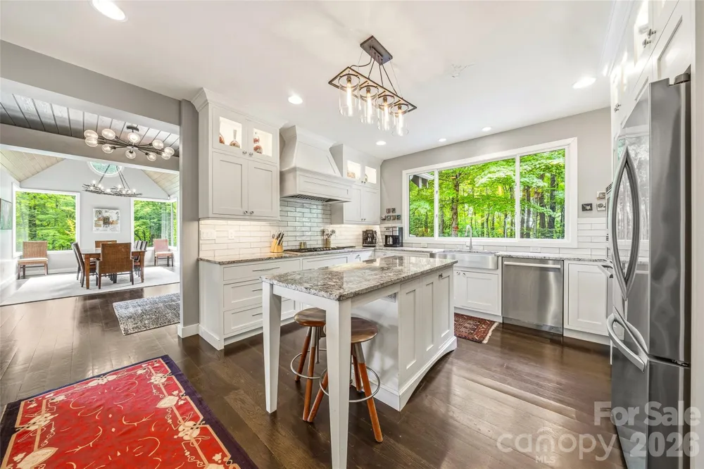 233 Tanglewood Lane Saluda, NC 28773