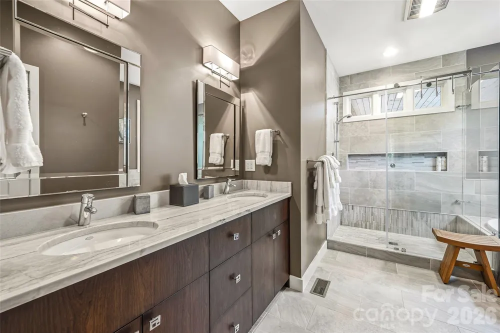 233 Tanglewood Lane Saluda, NC 28773