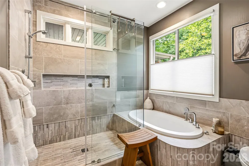 233 Tanglewood Lane Saluda, NC 28773