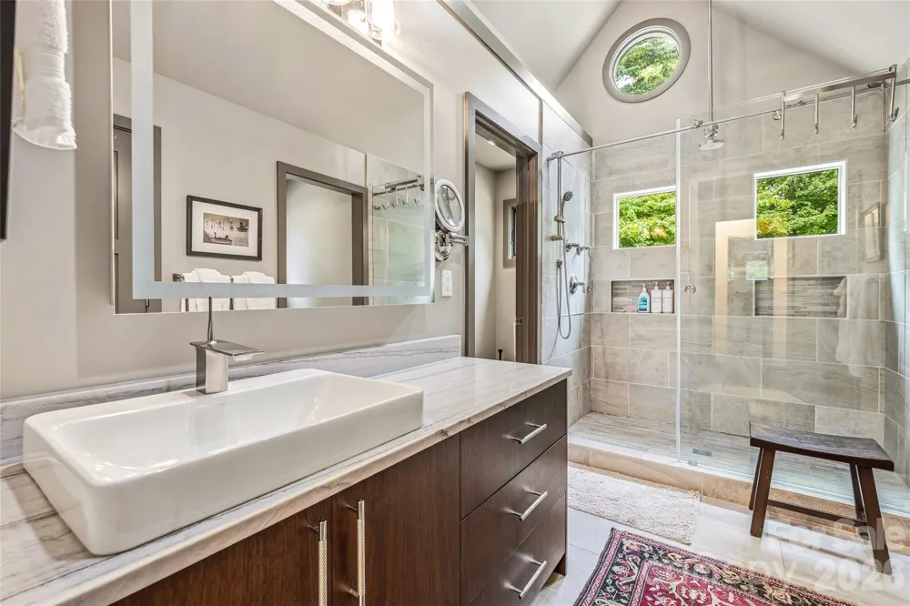 233 Tanglewood Lane Saluda, NC 28773