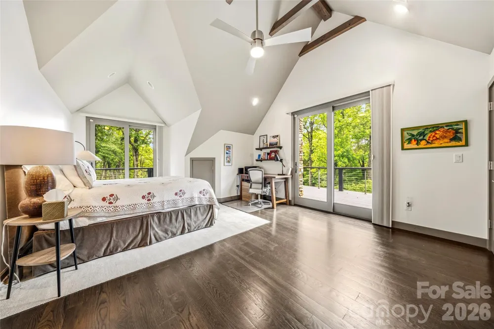 233 Tanglewood Lane Saluda, NC 28773