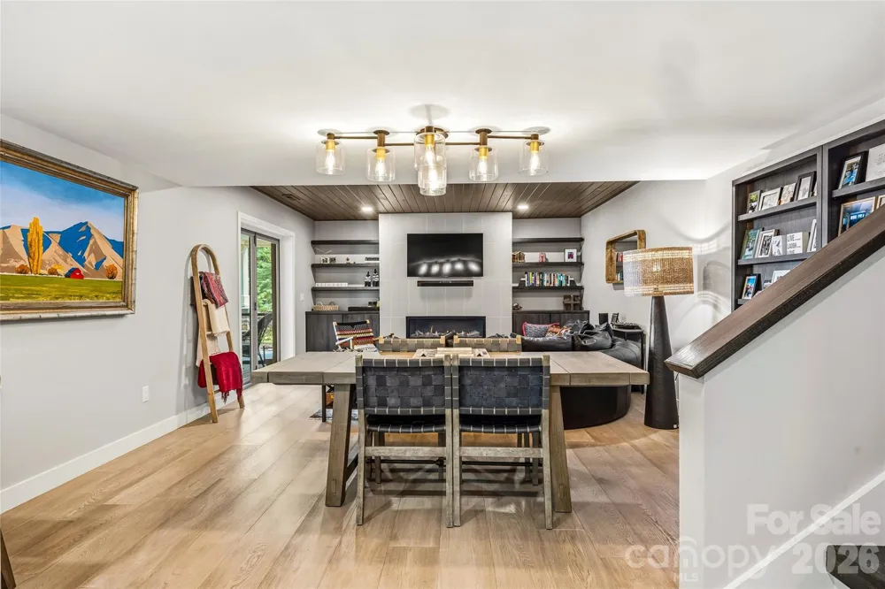 233 Tanglewood Lane Saluda, NC 28773