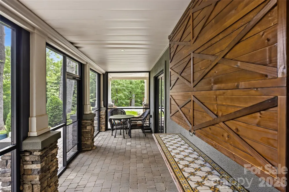 233 Tanglewood Lane Saluda, NC 28773