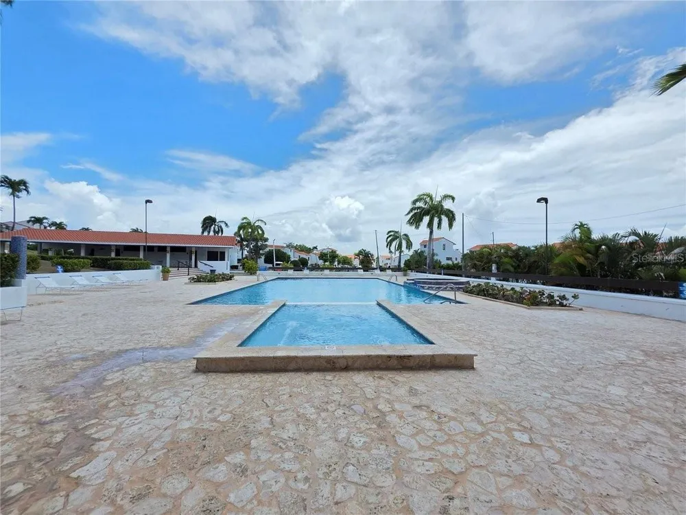 Cluster 2 6000 RIO MAR BOULEVARD #5D Rio Grande, PR 00745
