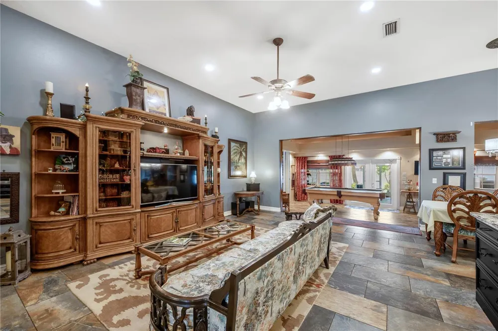1128 LUMSDEN TRACE CIRCLE Valrico, FL 33594