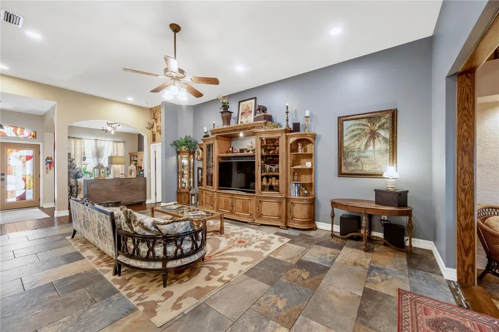1128 LUMSDEN TRACE CIRCLE Valrico, FL 33594
