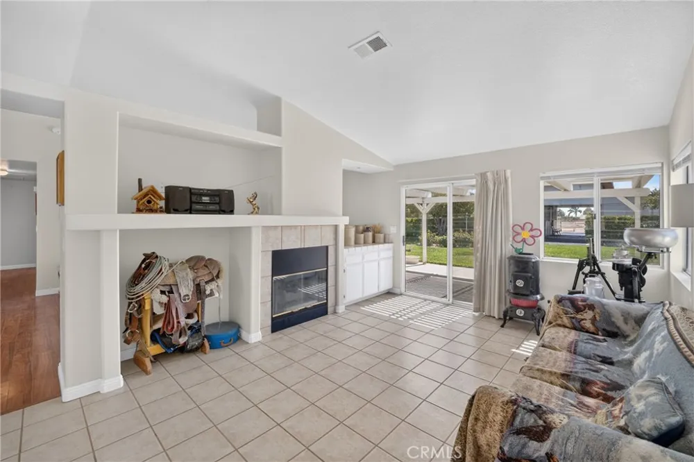 35962 52nd E Palmdale, CA 93552